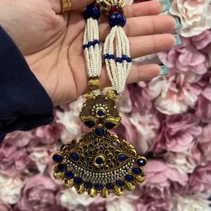 Blue necklace with earrings